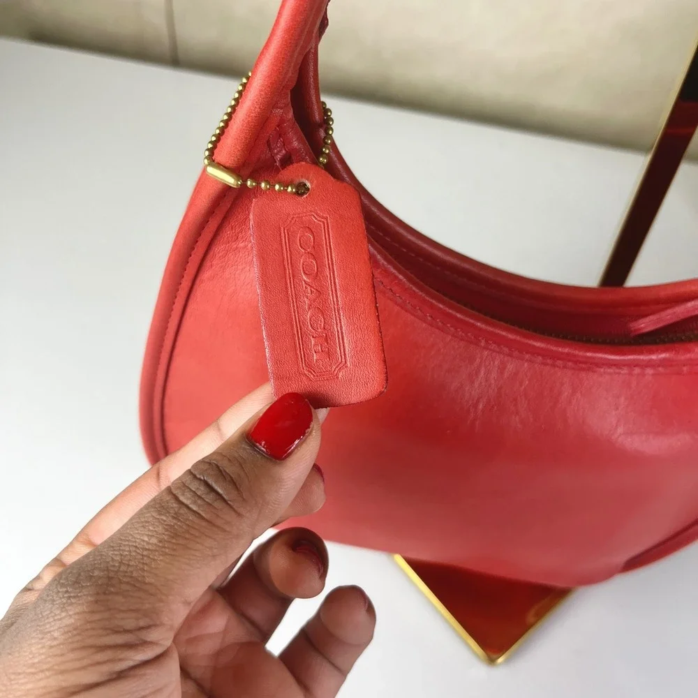 ♡COACH♡ Vintage 9020 Small Ergo Red Zip Shoulder Style Bag
